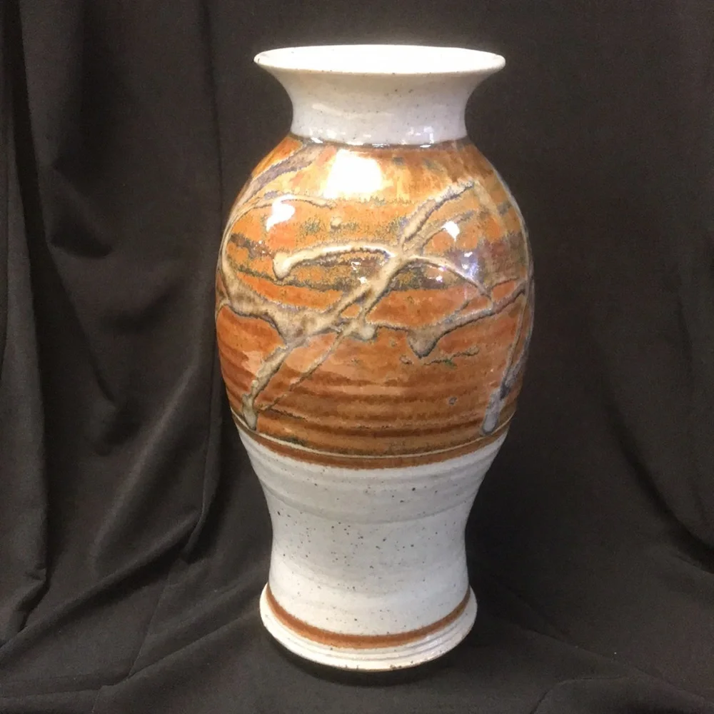 Signed Studio‎ Pottery Vase 9-1/2